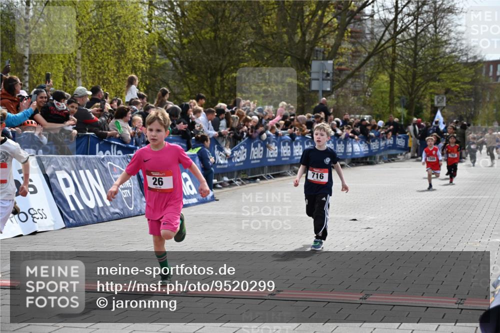 12.04.2026 - 45. Internationalen Wilhelmsburger Insellauf J. Mangold http://msf.ph/oto/9520299 12.04.2026 14:08:30 Ziel 58, 26, 716, 1505 meine-sportfotos.de