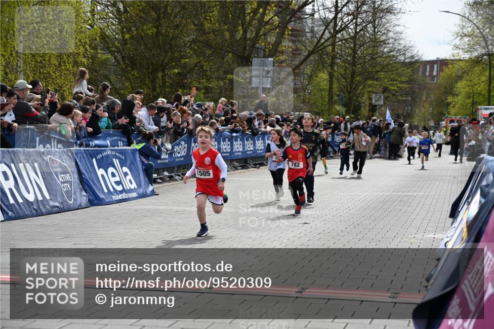 12.04.2026 - 45. Internationalen Wilhelmsburger Insellauf J. Mangold http://msf.ph/oto/9520309 12.04.2026 14:08:34 Ziel 58, 26, 716, 1505, 782, 258, 175 meine-sportfotos.de