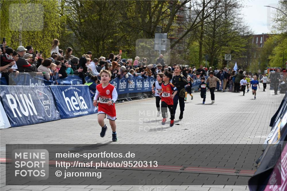 12.04.2026 - 45. Internationalen Wilhelmsburger Insellauf J. Mangold http://msf.ph/oto/9520313 12.04.2026 14:08:34 Ziel 58, 26, 716, 1505, 782, 258, 175 meine-sportfotos.de