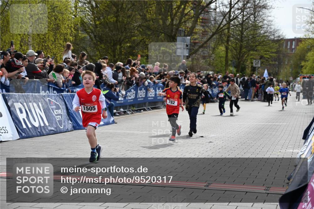 12.04.2026 - 45. Internationalen Wilhelmsburger Insellauf J. Mangold http://msf.ph/oto/9520317 12.04.2026 14:08:34 Ziel 58, 26, 716, 1505, 782, 258, 175 meine-sportfotos.de