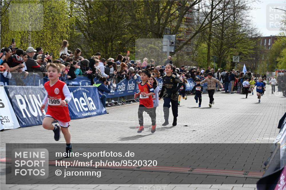 12.04.2026 - 45. Internationalen Wilhelmsburger Insellauf J. Mangold http://msf.ph/oto/9520320 12.04.2026 14:08:34 Ziel 58, 26, 716, 1505, 782, 258, 175 meine-sportfotos.de