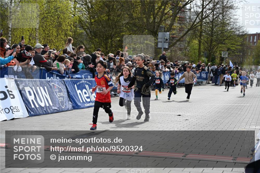 12.04.2026 - 45. Internationalen Wilhelmsburger Insellauf J. Mangold http://msf.ph/oto/9520324 12.04.2026 14:08:35 Ziel 716, 1505, 782, 258, 175, 174 meine-sportfotos.de