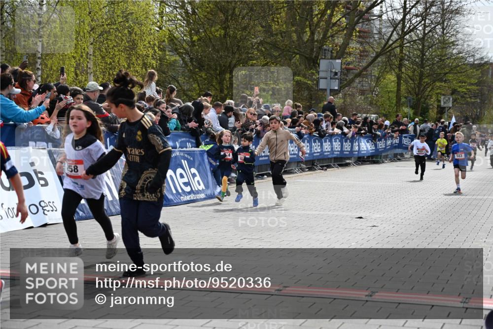 12.04.2026 - 45. Internationalen Wilhelmsburger Insellauf J. Mangold http://msf.ph/oto/9520336 12.04.2026 14:08:36 Ziel 1505, 782, 258, 175, 174, 653, 143 meine-sportfotos.de