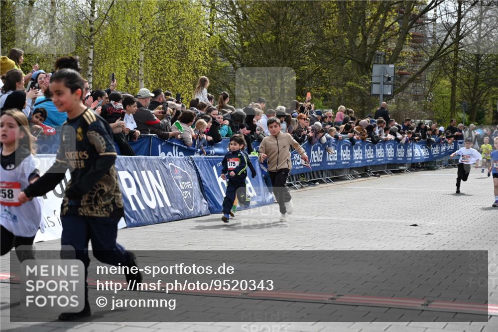 12.04.2026 - 45. Internationalen Wilhelmsburger Insellauf J. Mangold http://msf.ph/oto/9520343 12.04.2026 14:08:37 Ziel 1505, 782, 258, 175, 174, 653, 143 meine-sportfotos.de