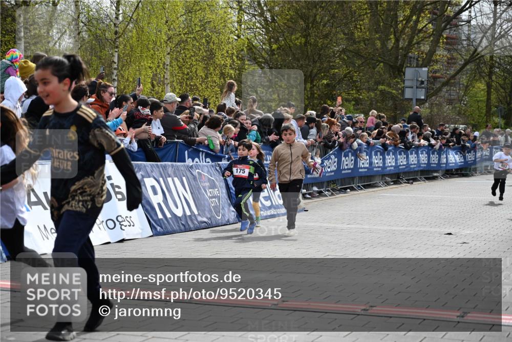 12.04.2026 - 45. Internationalen Wilhelmsburger Insellauf J. Mangold http://msf.ph/oto/9520345 12.04.2026 14:08:37 Ziel 1505, 782, 258, 175, 174, 653, 143 meine-sportfotos.de