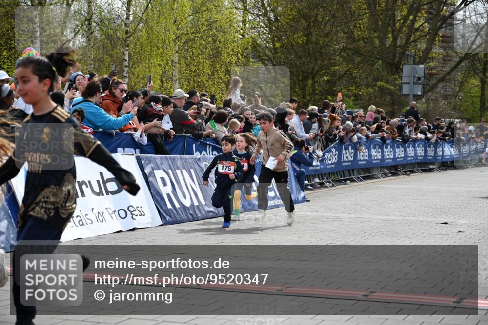 12.04.2026 - 45. Internationalen Wilhelmsburger Insellauf J. Mangold http://msf.ph/oto/9520347 12.04.2026 14:08:37 Ziel 1505, 782, 258, 175, 174, 653, 143 meine-sportfotos.de