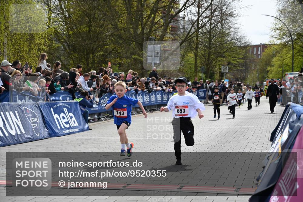 12.04.2026 - 45. Internationalen Wilhelmsburger Insellauf J. Mangold http://msf.ph/oto/9520355 12.04.2026 14:08:40 Ziel 782, 258, 175, 174, 653, 143, 1057, 232 meine-sportfotos.de