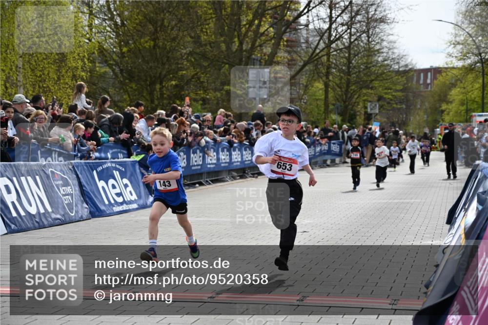12.04.2026 - 45. Internationalen Wilhelmsburger Insellauf J. Mangold http://msf.ph/oto/9520358 12.04.2026 14:08:40 Ziel 782, 258, 175, 174, 653, 143, 1057, 232 meine-sportfotos.de