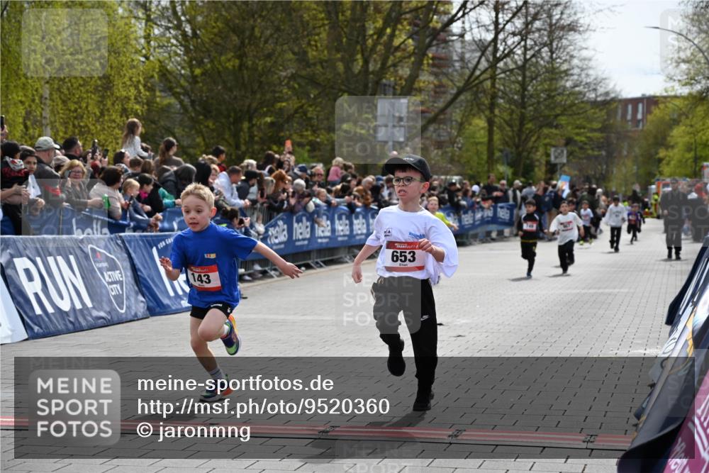 12.04.2026 - 45. Internationalen Wilhelmsburger Insellauf J. Mangold http://msf.ph/oto/9520360 12.04.2026 14:08:40 Ziel 782, 258, 175, 174, 653, 143, 1057, 232 meine-sportfotos.de