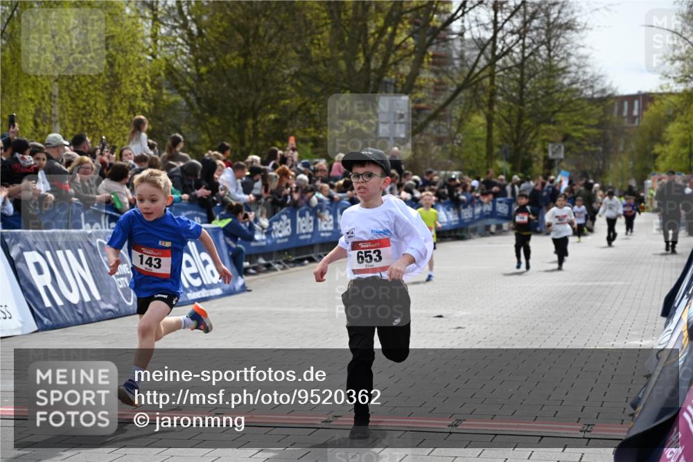 12.04.2026 - 45. Internationalen Wilhelmsburger Insellauf J. Mangold http://msf.ph/oto/9520362 12.04.2026 14:08:40 Ziel 782, 258, 175, 174, 653, 143, 1057, 232 meine-sportfotos.de