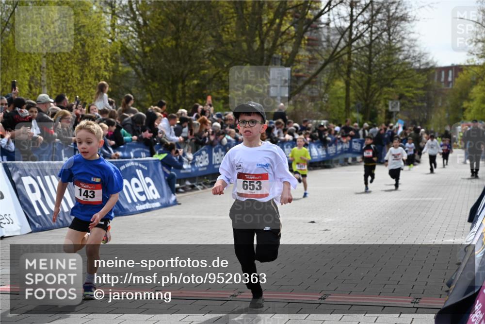 12.04.2026 - 45. Internationalen Wilhelmsburger Insellauf J. Mangold http://msf.ph/oto/9520363 12.04.2026 14:08:40 Ziel 782, 258, 175, 174, 653, 143, 1057, 232 meine-sportfotos.de