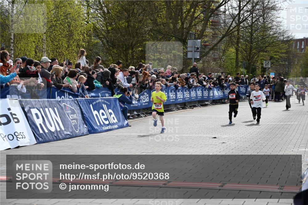 12.04.2026 - 45. Internationalen Wilhelmsburger Insellauf J. Mangold http://msf.ph/oto/9520368 12.04.2026 14:08:42 Ziel 175, 174, 653, 143, 1057, 232, 749, 967 meine-sportfotos.de