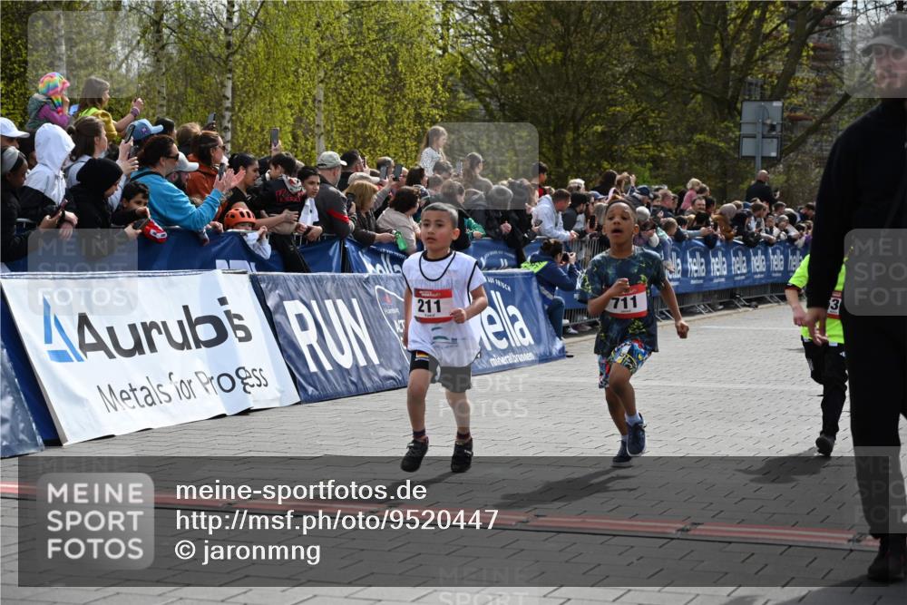 12.04.2026 - 45. Internationalen Wilhelmsburger Insellauf J. Mangold http://msf.ph/oto/9520447 12.04.2026 14:08:56 Ziel 754, 211, 711, 530, 91, 254, 1506, 266 meine-sportfotos.de