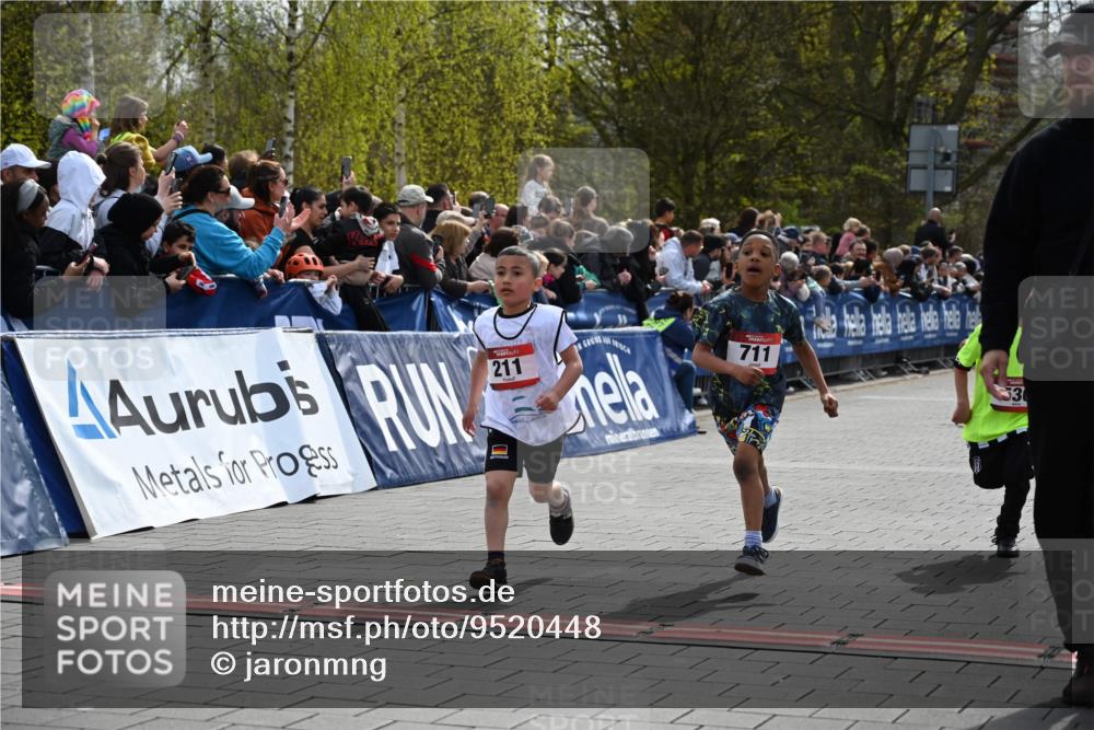 12.04.2026 - 45. Internationalen Wilhelmsburger Insellauf J. Mangold http://msf.ph/oto/9520448 12.04.2026 14:08:56 Ziel 754, 211, 711, 530, 91, 254, 1506, 266 meine-sportfotos.de