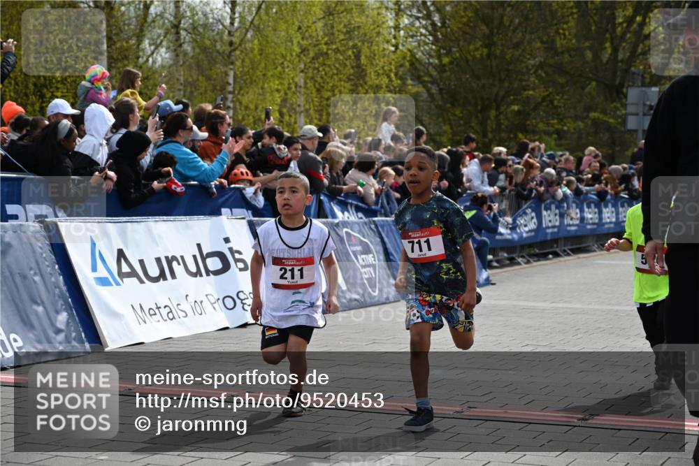 12.04.2026 - 45. Internationalen Wilhelmsburger Insellauf J. Mangold http://msf.ph/oto/9520453 12.04.2026 14:08:56 Ziel 754, 211, 711, 530, 91, 254, 1506, 266 meine-sportfotos.de