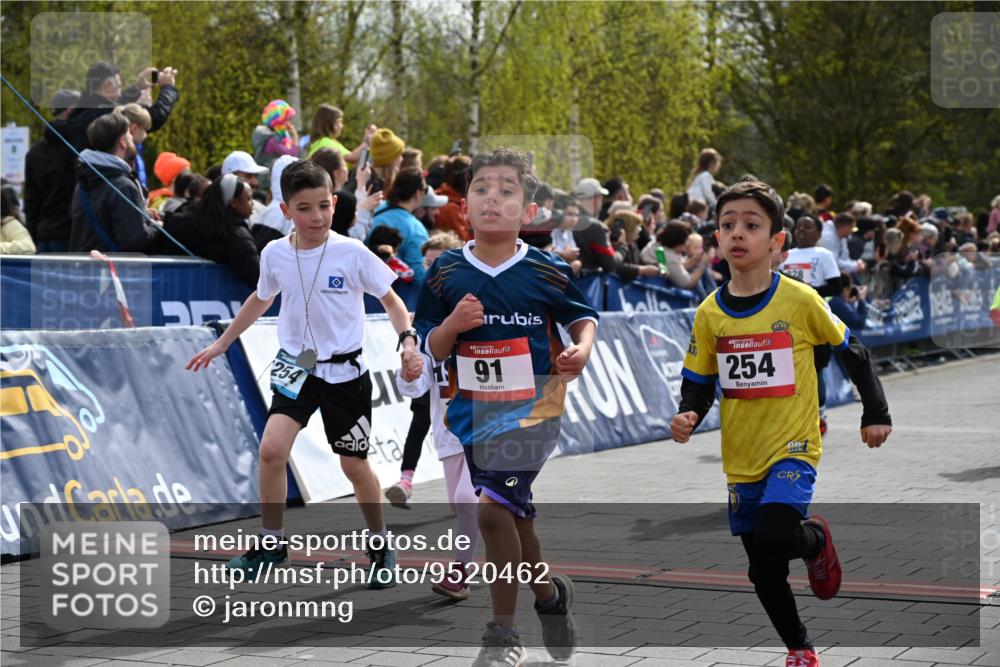 12.04.2026 - 45. Internationalen Wilhelmsburger Insellauf J. Mangold http://msf.ph/oto/9520462 12.04.2026 14:09:00 Ziel 211, 711, 530, 91, 254, 1506, 266, 713, 547, 762, 281, 928 meine-sportfotos.de