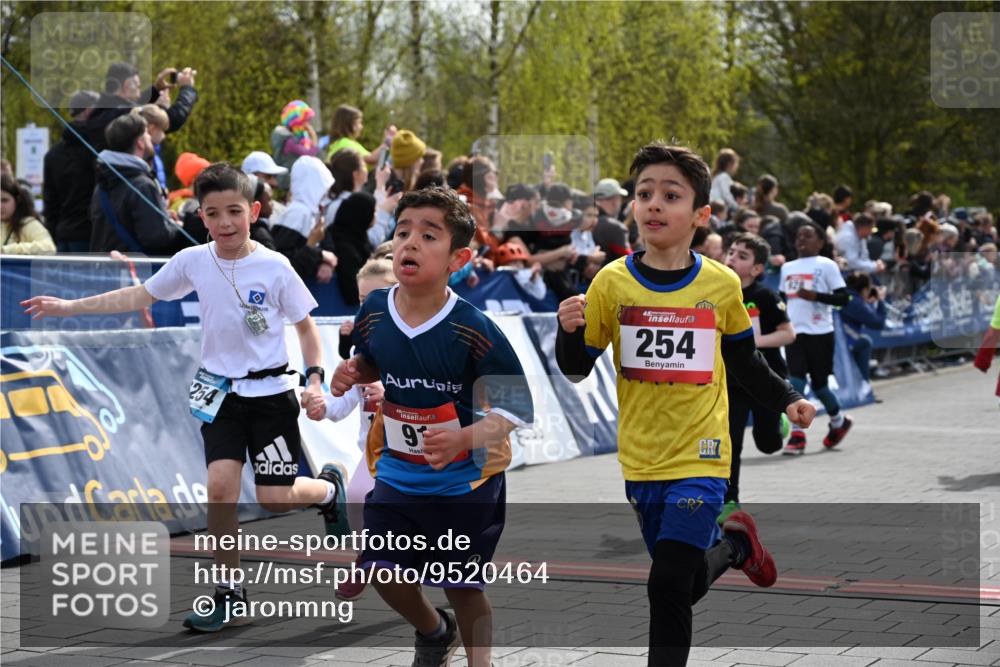 12.04.2026 - 45. Internationalen Wilhelmsburger Insellauf J. Mangold http://msf.ph/oto/9520464 12.04.2026 14:09:00 Ziel 211, 711, 530, 91, 254, 1506, 266, 713, 547, 762, 281, 928 meine-sportfotos.de