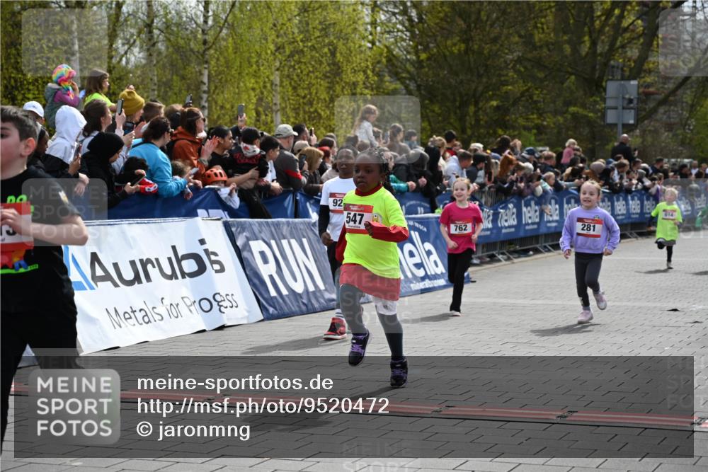 12.04.2026 - 45. Internationalen Wilhelmsburger Insellauf J. Mangold http://msf.ph/oto/9520472 12.04.2026 14:09:02 Ziel 91, 254, 1506, 266, 713, 547, 762, 281, 928, 953, 614, 235 meine-sportfotos.de