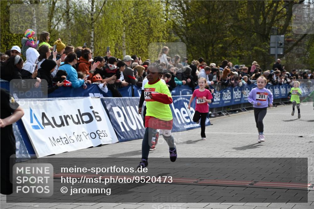 12.04.2026 - 45. Internationalen Wilhelmsburger Insellauf J. Mangold http://msf.ph/oto/9520473 12.04.2026 14:09:02 Ziel 91, 254, 1506, 266, 713, 547, 762, 281, 928, 953, 614, 235 meine-sportfotos.de