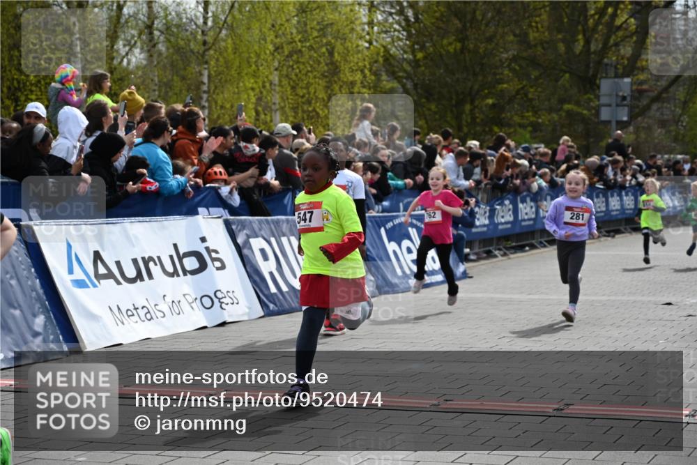 12.04.2026 - 45. Internationalen Wilhelmsburger Insellauf J. Mangold http://msf.ph/oto/9520474 12.04.2026 14:09:02 Ziel 91, 254, 1506, 266, 713, 547, 762, 281, 928, 953, 614, 235 meine-sportfotos.de