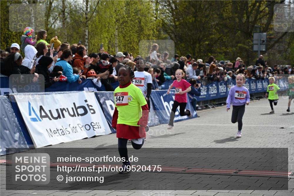 12.04.2026 - 45. Internationalen Wilhelmsburger Insellauf J. Mangold http://msf.ph/oto/9520475 12.04.2026 14:09:02 Ziel 91, 254, 1506, 266, 713, 547, 762, 281, 928, 953, 614, 235 meine-sportfotos.de