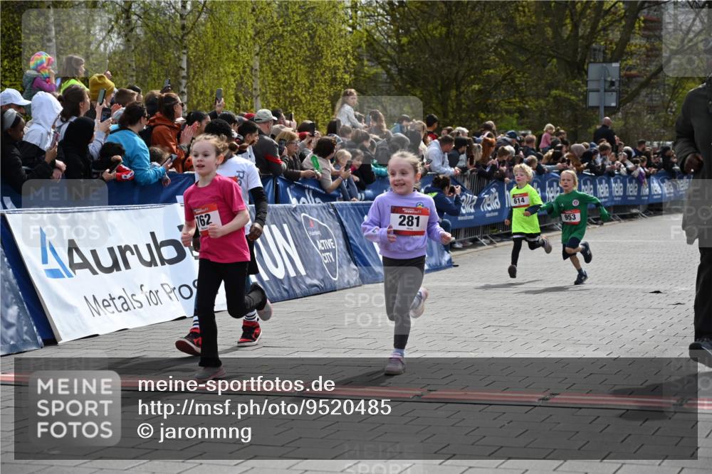 12.04.2026 - 45. Internationalen Wilhelmsburger Insellauf J. Mangold http://msf.ph/oto/9520485 12.04.2026 14:09:03 Ziel 91, 254, 1506, 266, 713, 547, 762, 281, 928, 953, 614, 235 meine-sportfotos.de