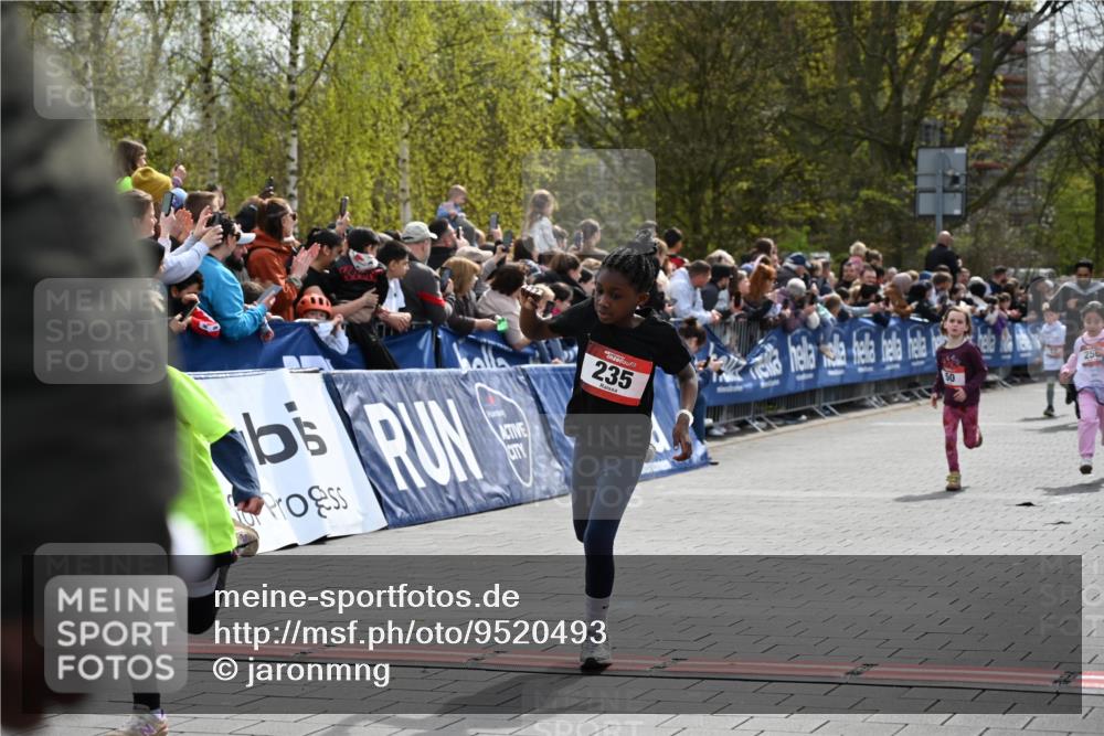 12.04.2026 - 45. Internationalen Wilhelmsburger Insellauf J. Mangold http://msf.ph/oto/9520493 12.04.2026 14:09:07 Ziel 762, 281, 928, 953, 614, 235, 50, 256, 214, 939, 274 meine-sportfotos.de
