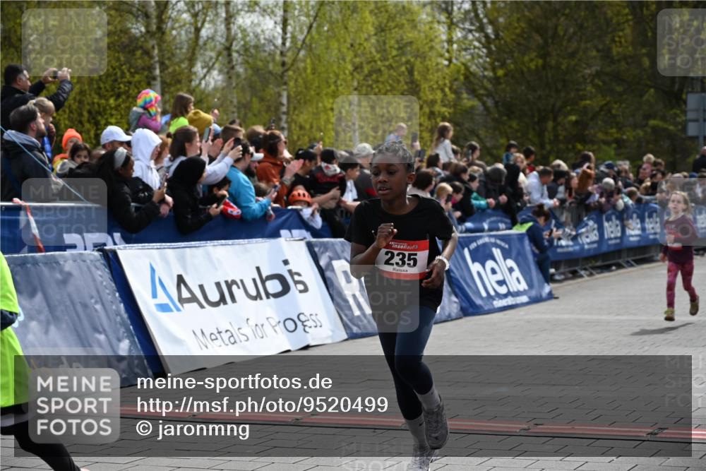 12.04.2026 - 45. Internationalen Wilhelmsburger Insellauf J. Mangold http://msf.ph/oto/9520499 12.04.2026 14:09:07 Ziel 762, 281, 928, 953, 614, 235, 50, 256, 214, 939, 274 meine-sportfotos.de