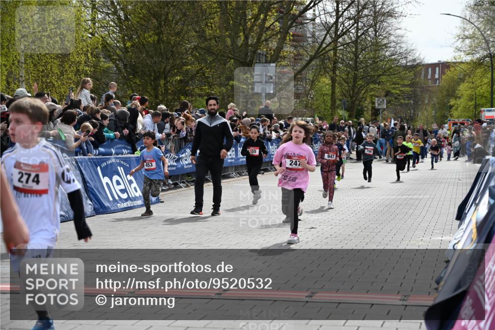 12.04.2026 - 45. Internationalen Wilhelmsburger Insellauf J. Mangold http://msf.ph/oto/9520532 12.04.2026 14:09:12 Ziel 50, 256, 214, 939, 274, 191, 1075, 52, 247, 453, 273, 955, 786 meine-sportfotos.de