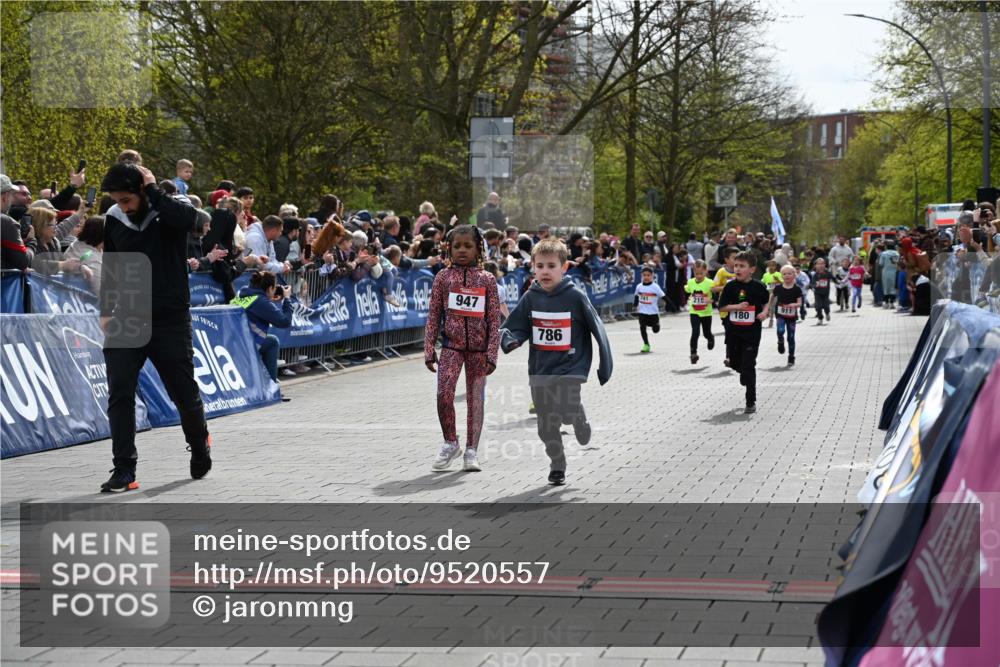 12.04.2026 - 45. Internationalen Wilhelmsburger Insellauf J. Mangold http://msf.ph/oto/9520557 12.04.2026 14:09:16 Ziel 191, 1075, 52, 247, 453, 273, 955, 786, 947, 180, 12, 911, 741, 1502 meine-sportfotos.de