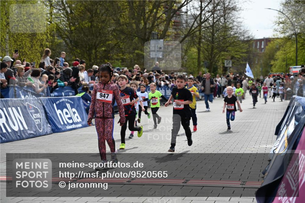 12.04.2026 - 45. Internationalen Wilhelmsburger Insellauf J. Mangold http://msf.ph/oto/9520565 12.04.2026 14:09:18 Ziel 453, 273, 955, 786, 947, 180, 12, 911, 741, 1502, 927, 215, 577 meine-sportfotos.de