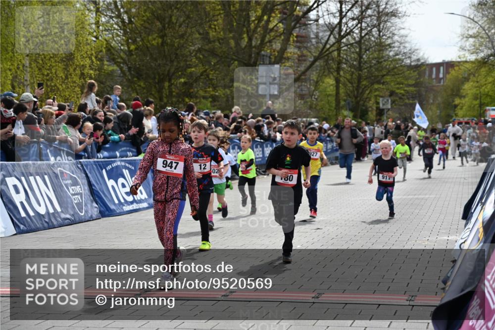 12.04.2026 - 45. Internationalen Wilhelmsburger Insellauf J. Mangold http://msf.ph/oto/9520569 12.04.2026 14:09:18 Ziel 453, 273, 955, 786, 947, 180, 12, 911, 741, 1502, 927, 215, 577 meine-sportfotos.de