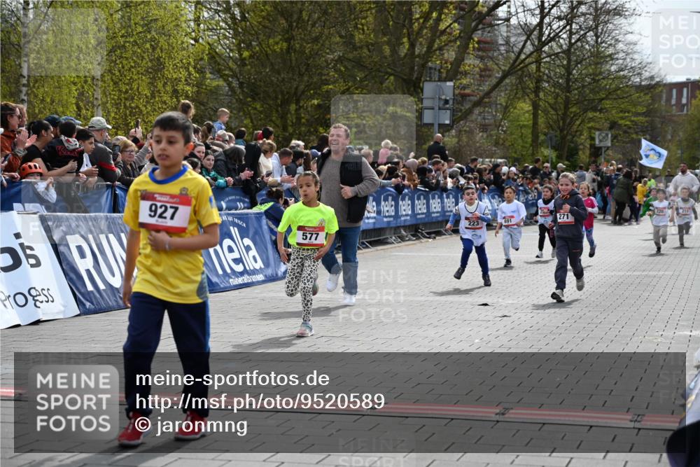 12.04.2026 - 45. Internationalen Wilhelmsburger Insellauf J. Mangold http://msf.ph/oto/9520589 12.04.2026 14:09:22 Ziel 947, 180, 12, 911, 741, 1502, 927, 215, 577, 223, 271, 691, 1511, 252 meine-sportfotos.de