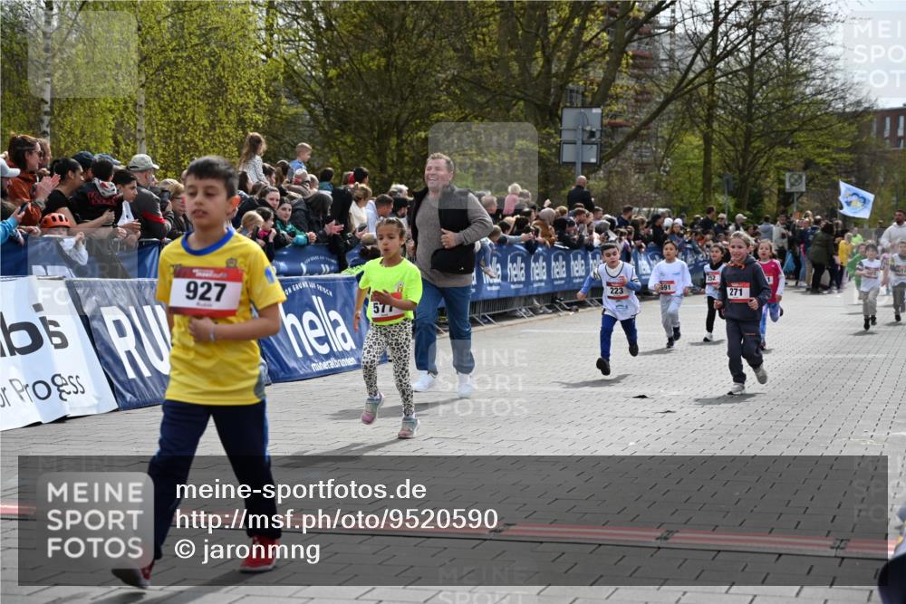 12.04.2026 - 45. Internationalen Wilhelmsburger Insellauf J. Mangold http://msf.ph/oto/9520590 12.04.2026 14:09:22 Ziel 947, 180, 12, 911, 741, 1502, 927, 215, 577, 223, 271, 691, 1511, 252 meine-sportfotos.de