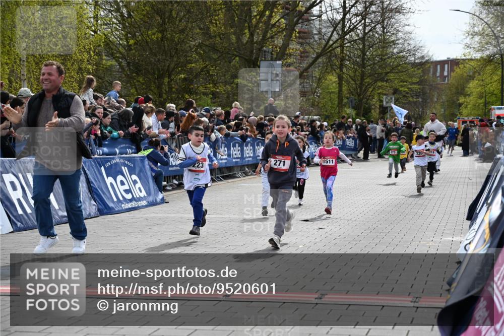 12.04.2026 - 45. Internationalen Wilhelmsburger Insellauf J. Mangold http://msf.ph/oto/9520601 12.04.2026 14:09:23 Ziel 12, 911, 741, 1502, 927, 215, 577, 223, 271, 691, 1511, 252, 270, 220 meine-sportfotos.de