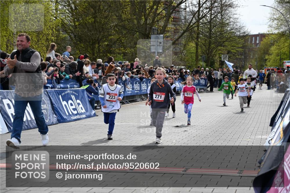 12.04.2026 - 45. Internationalen Wilhelmsburger Insellauf J. Mangold http://msf.ph/oto/9520602 12.04.2026 14:09:23 Ziel 12, 911, 741, 1502, 927, 215, 577, 223, 271, 691, 1511, 252, 270, 220 meine-sportfotos.de