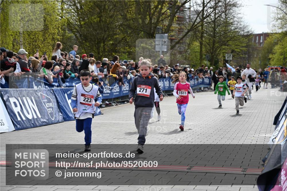 12.04.2026 - 45. Internationalen Wilhelmsburger Insellauf J. Mangold http://msf.ph/oto/9520609 12.04.2026 14:09:24 Ziel 911, 741, 1502, 927, 215, 577, 223, 271, 691, 1511, 252, 270, 220 meine-sportfotos.de