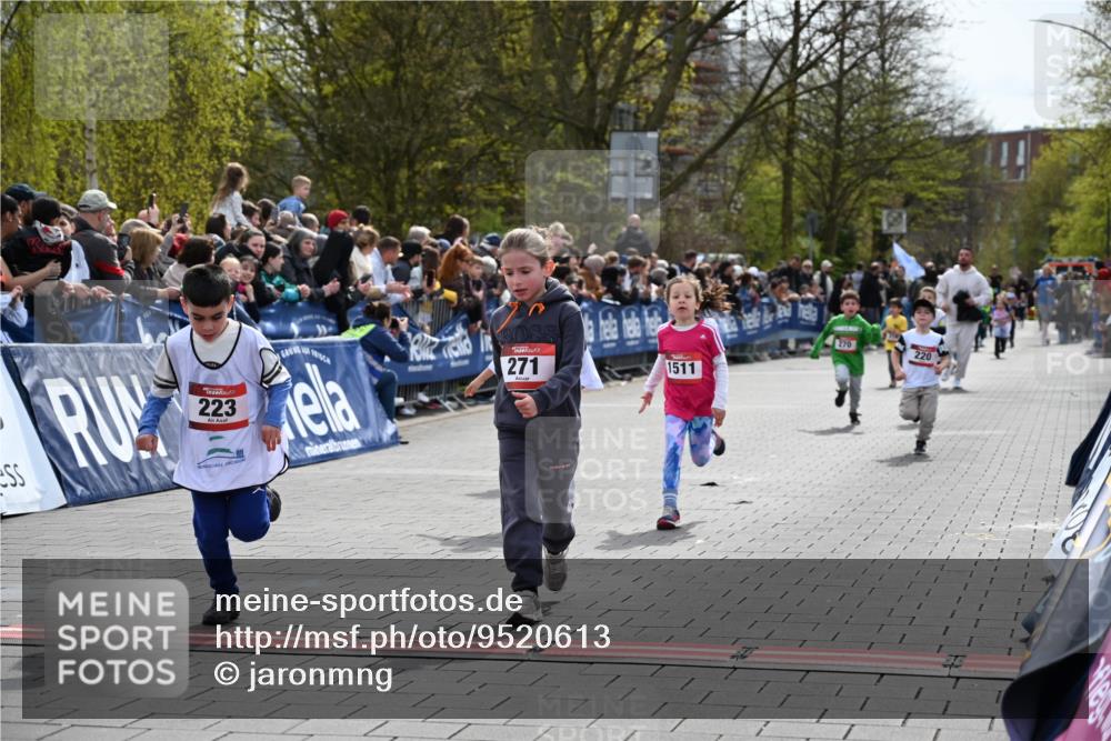 12.04.2026 - 45. Internationalen Wilhelmsburger Insellauf J. Mangold http://msf.ph/oto/9520613 12.04.2026 14:09:24 Ziel 911, 741, 1502, 927, 215, 577, 223, 271, 691, 1511, 252, 270, 220 meine-sportfotos.de