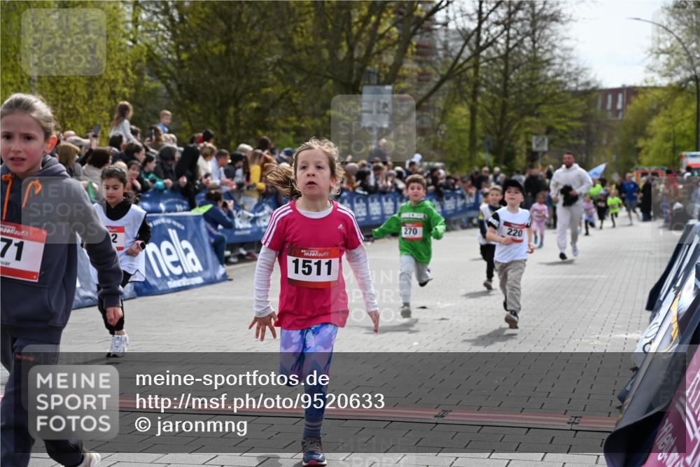 12.04.2026 - 45. Internationalen Wilhelmsburger Insellauf J. Mangold http://msf.ph/oto/9520633 12.04.2026 14:09:26 Ziel 577, 223, 271, 691, 1511, 252, 270, 220, 219 meine-sportfotos.de