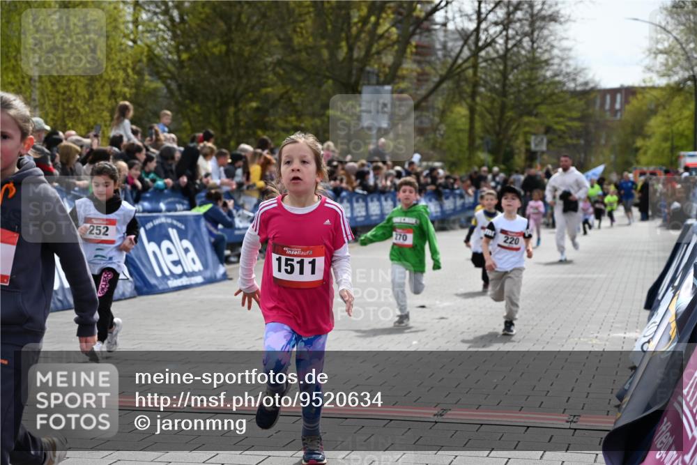 12.04.2026 - 45. Internationalen Wilhelmsburger Insellauf J. Mangold http://msf.ph/oto/9520634 12.04.2026 14:09:26 Ziel 577, 223, 271, 691, 1511, 252, 270, 220, 219 meine-sportfotos.de