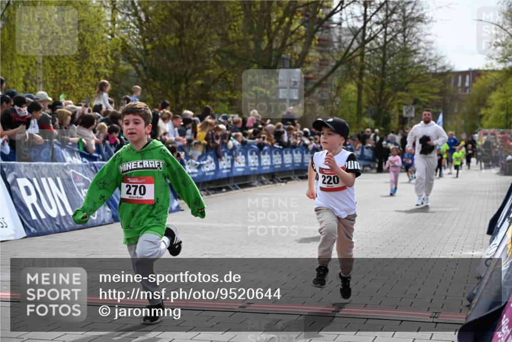 12.04.2026 - 45. Internationalen Wilhelmsburger Insellauf J. Mangold http://msf.ph/oto/9520644 12.04.2026 14:09:27 Ziel 223, 271, 691, 1511, 252, 270, 220, 219 meine-sportfotos.de