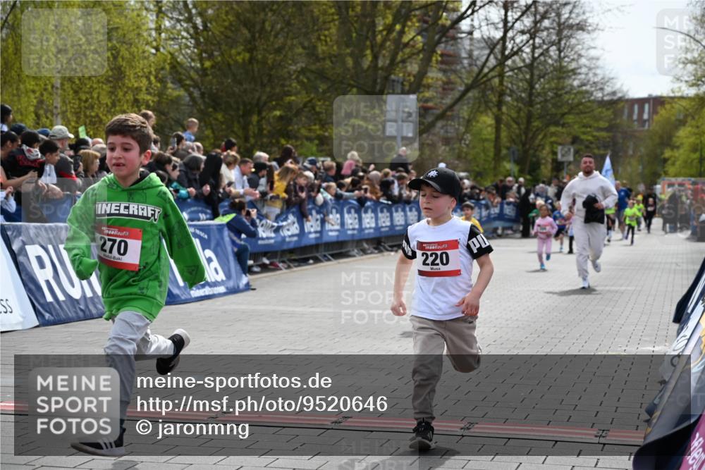 12.04.2026 - 45. Internationalen Wilhelmsburger Insellauf J. Mangold http://msf.ph/oto/9520646 12.04.2026 14:09:28 Ziel 223, 271, 691, 1511, 252, 270, 220, 219, 216 meine-sportfotos.de
