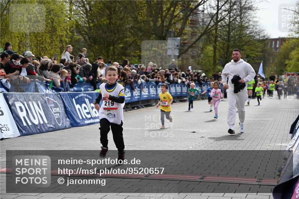 12.04.2026 - 45. Internationalen Wilhelmsburger Insellauf J. Mangold http://msf.ph/oto/9520657 12.04.2026 14:09:30 Ziel 252, 270, 220, 219, 216, 25, 1066, 209 meine-sportfotos.de
