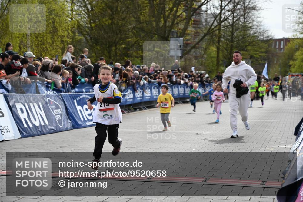 12.04.2026 - 45. Internationalen Wilhelmsburger Insellauf J. Mangold http://msf.ph/oto/9520658 12.04.2026 14:09:30 Ziel 252, 270, 220, 219, 216, 25, 1066, 209 meine-sportfotos.de