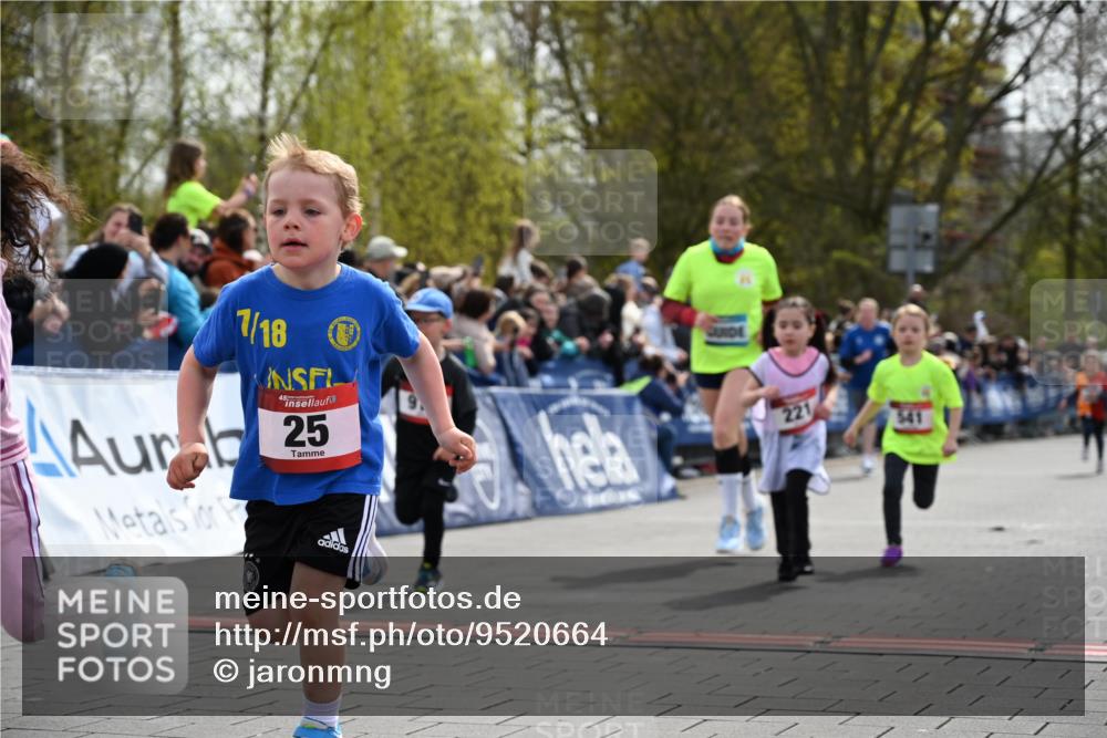 12.04.2026 - 45. Internationalen Wilhelmsburger Insellauf J. Mangold http://msf.ph/oto/9520664 12.04.2026 14:09:35 Ziel 216, 25, 1066, 209, 915, 221, 541, 1501 meine-sportfotos.de