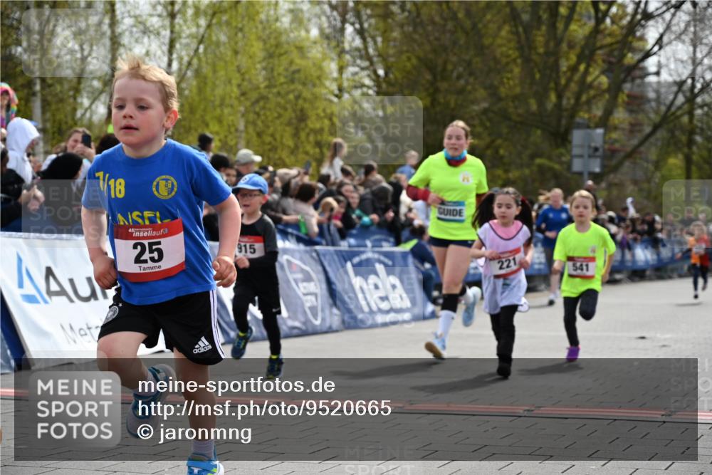 12.04.2026 - 45. Internationalen Wilhelmsburger Insellauf J. Mangold http://msf.ph/oto/9520665 12.04.2026 14:09:35 Ziel 216, 25, 1066, 209, 915, 221, 541, 1501 meine-sportfotos.de