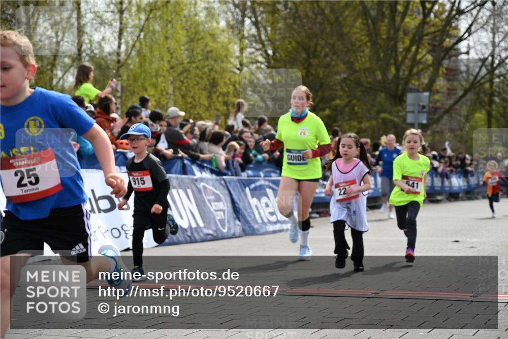12.04.2026 - 45. Internationalen Wilhelmsburger Insellauf J. Mangold http://msf.ph/oto/9520667 12.04.2026 14:09:35 Ziel 216, 25, 1066, 209, 915, 221, 541, 1501 meine-sportfotos.de