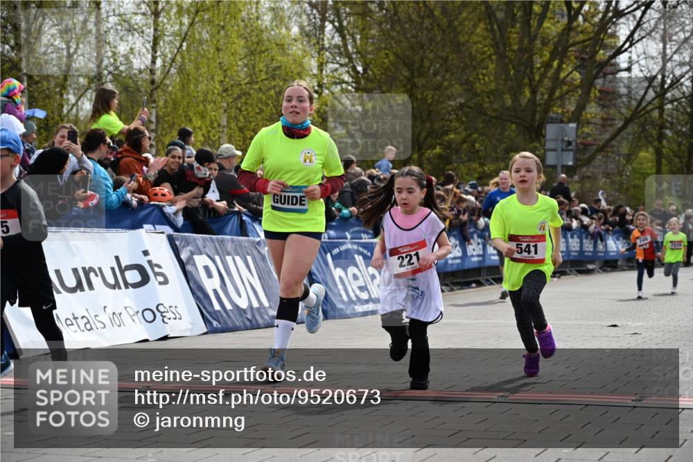 12.04.2026 - 45. Internationalen Wilhelmsburger Insellauf J. Mangold http://msf.ph/oto/9520673 12.04.2026 14:09:36 Ziel 216, 25, 1066, 209, 915, 221, 541, 1501, 249 meine-sportfotos.de