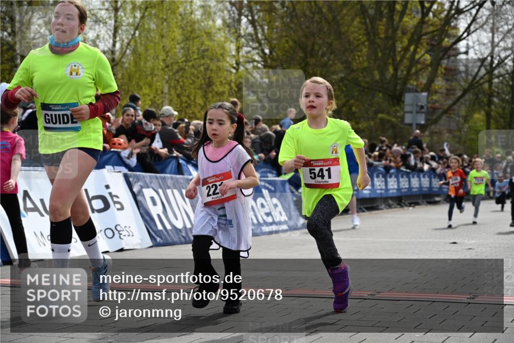 12.04.2026 - 45. Internationalen Wilhelmsburger Insellauf J. Mangold http://msf.ph/oto/9520678 12.04.2026 14:09:36 Ziel 216, 25, 1066, 209, 915, 221, 541, 1501, 249 meine-sportfotos.de