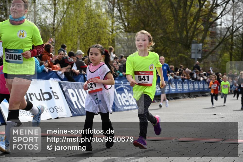 12.04.2026 - 45. Internationalen Wilhelmsburger Insellauf J. Mangold http://msf.ph/oto/9520679 12.04.2026 14:09:36 Ziel 216, 25, 1066, 209, 915, 221, 541, 1501, 249 meine-sportfotos.de